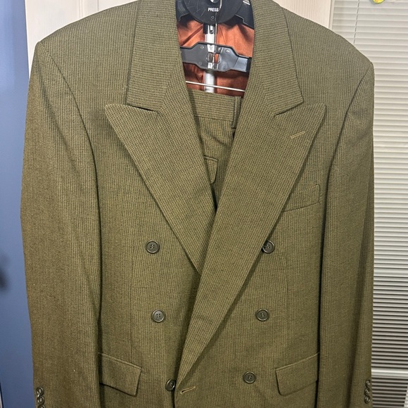 Chic Olive Double-Breastedsuit